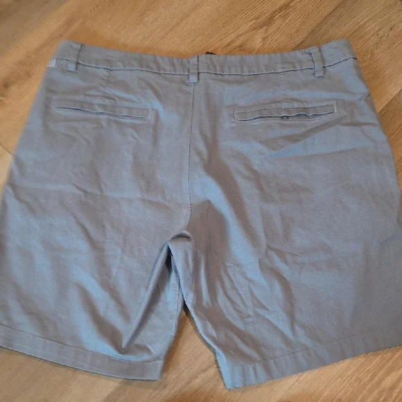 Lululemon Athletica Light Gray Flat Front Shorts - Picture 5 of 6